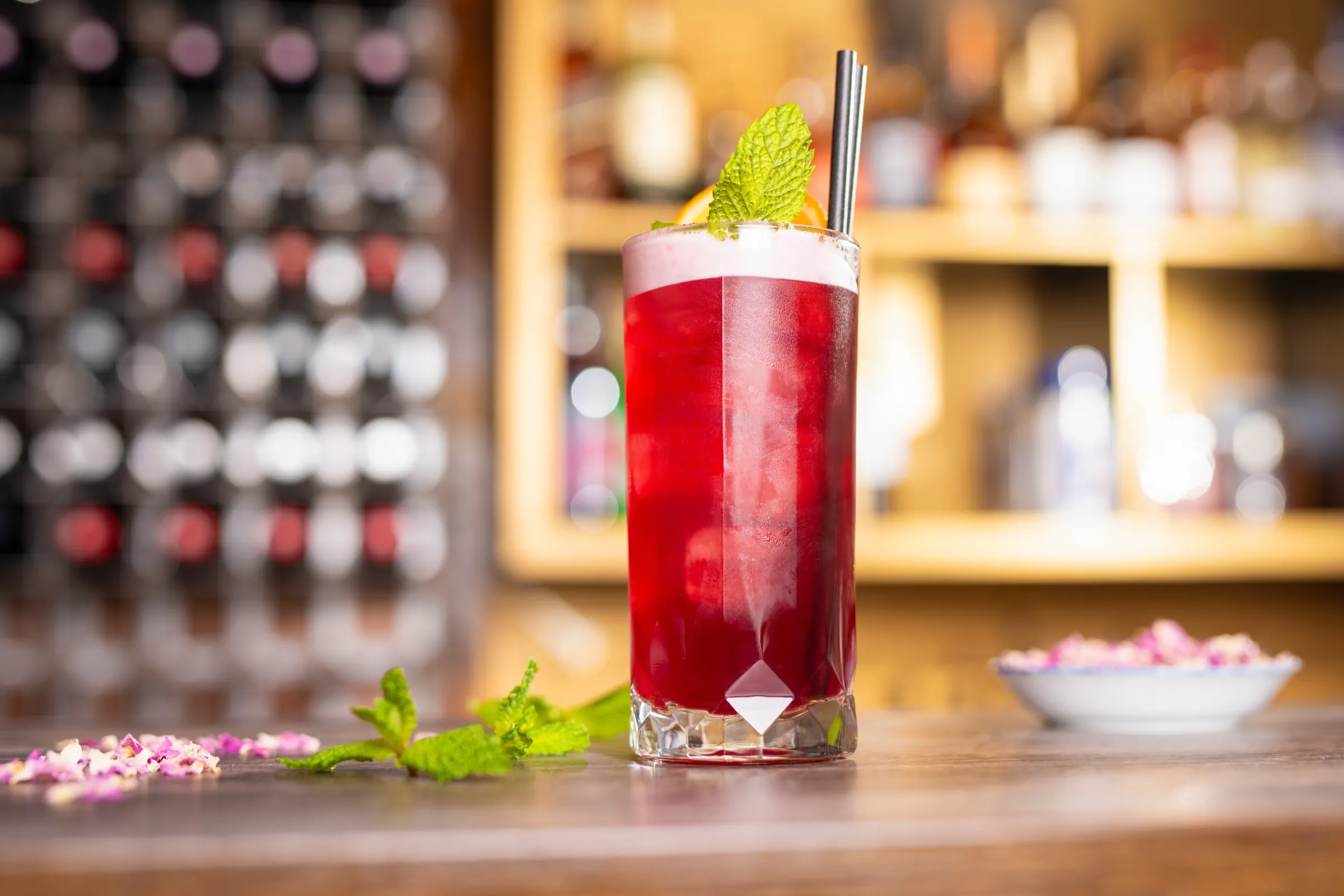 Al Farid bar: cocktail service