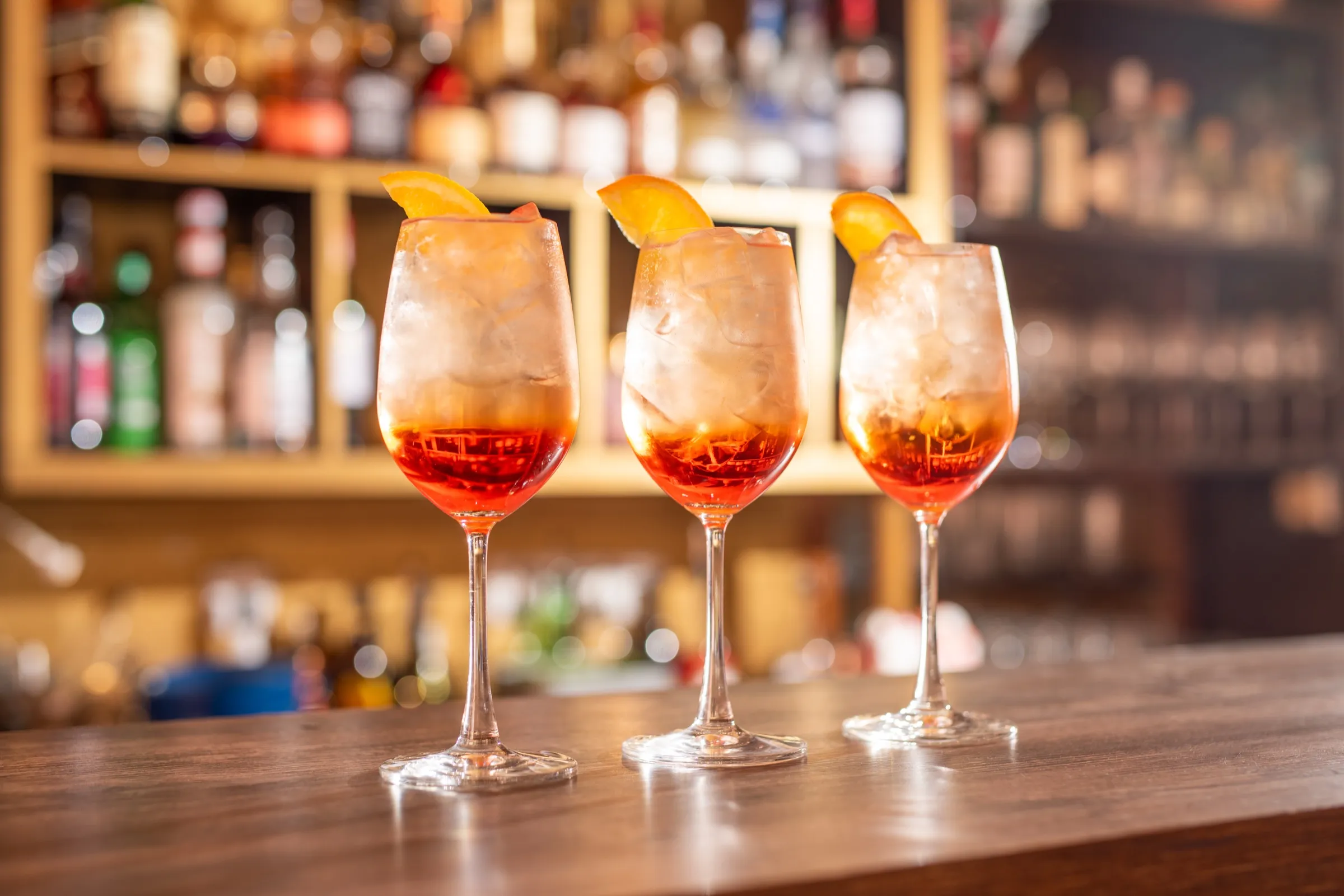Al Farid bar: cocktail service
