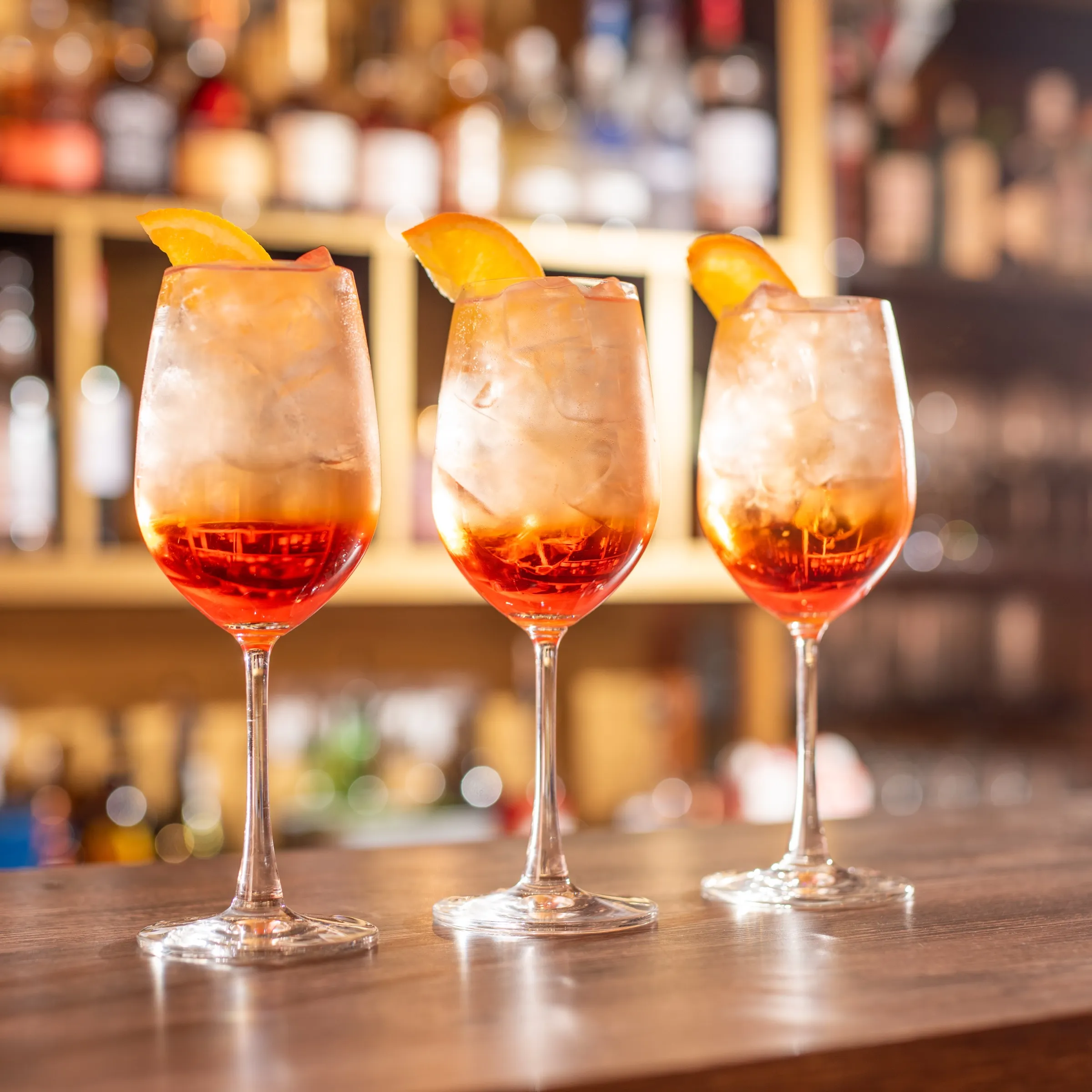 Al Farid bar: cocktail service